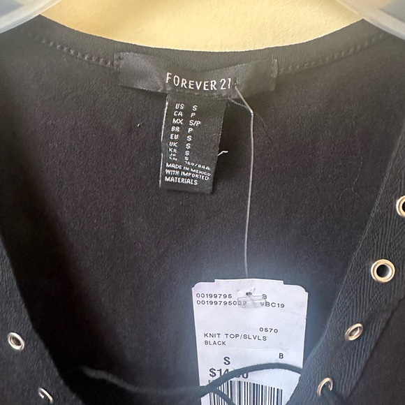 Black top - Picture 3 of 3